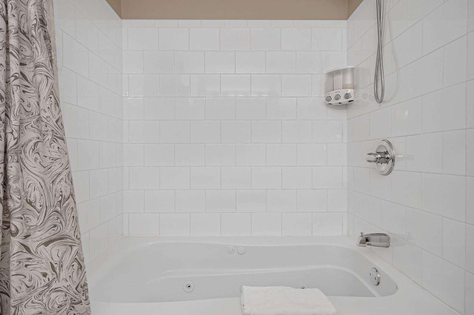 Lux Townhouse, Walk To All, Sleeps 6 Adults Луисвилл Экстерьер фото