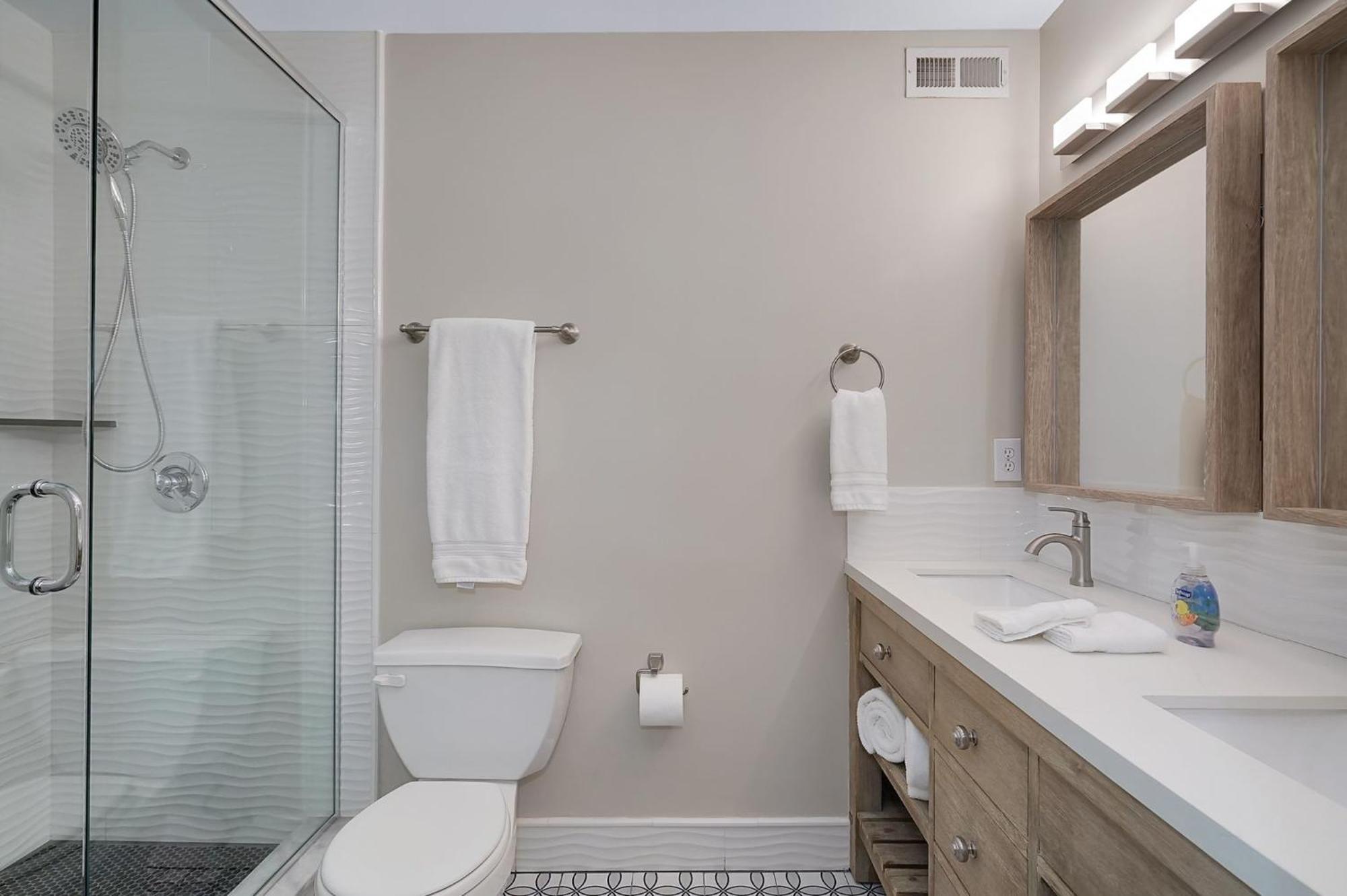 Lux Townhouse, Walk To All, Sleeps 6 Adults Луисвилл Экстерьер фото