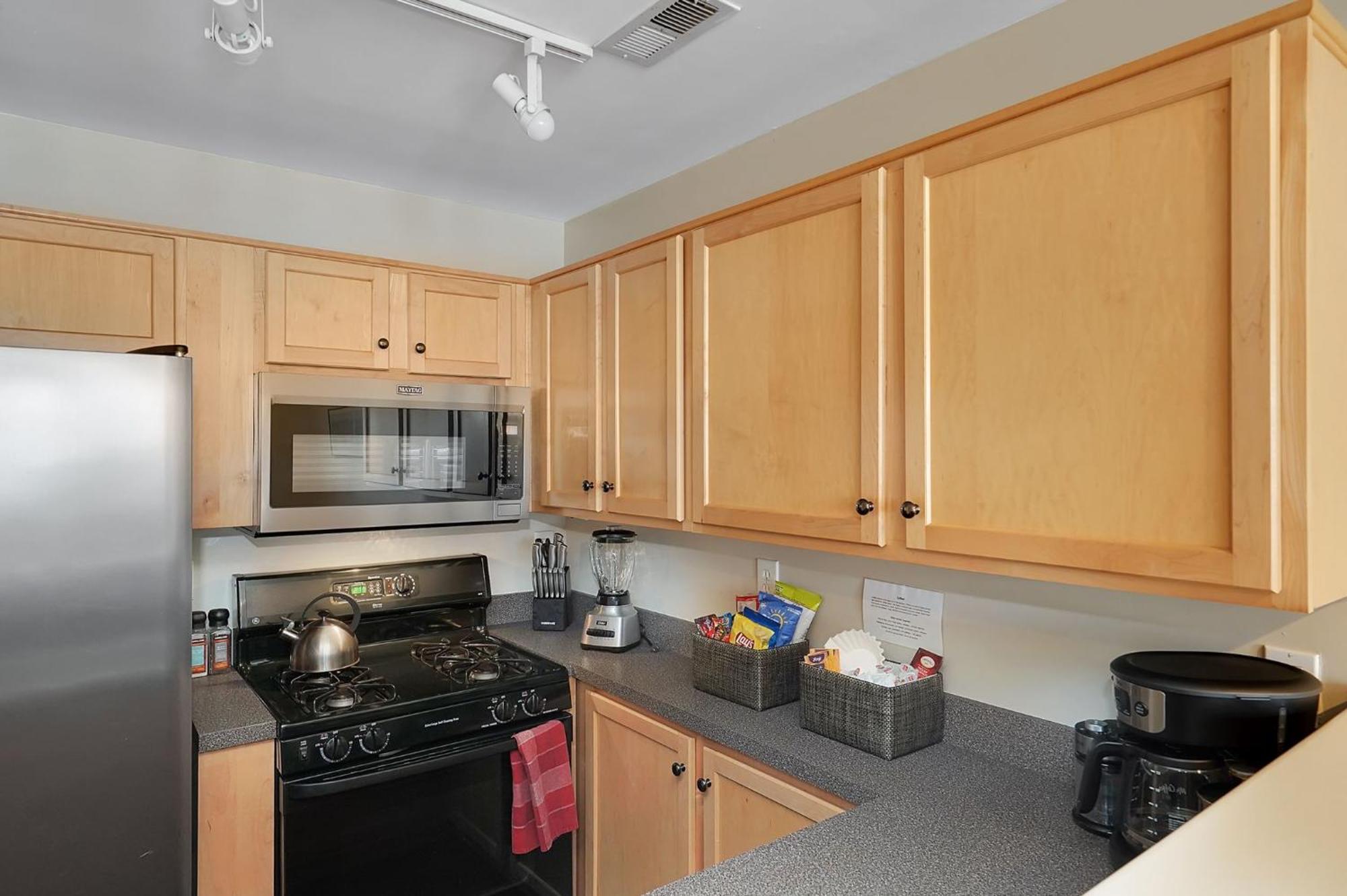 Lux Townhouse, Walk To All, Sleeps 6 Adults Луисвилл Экстерьер фото
