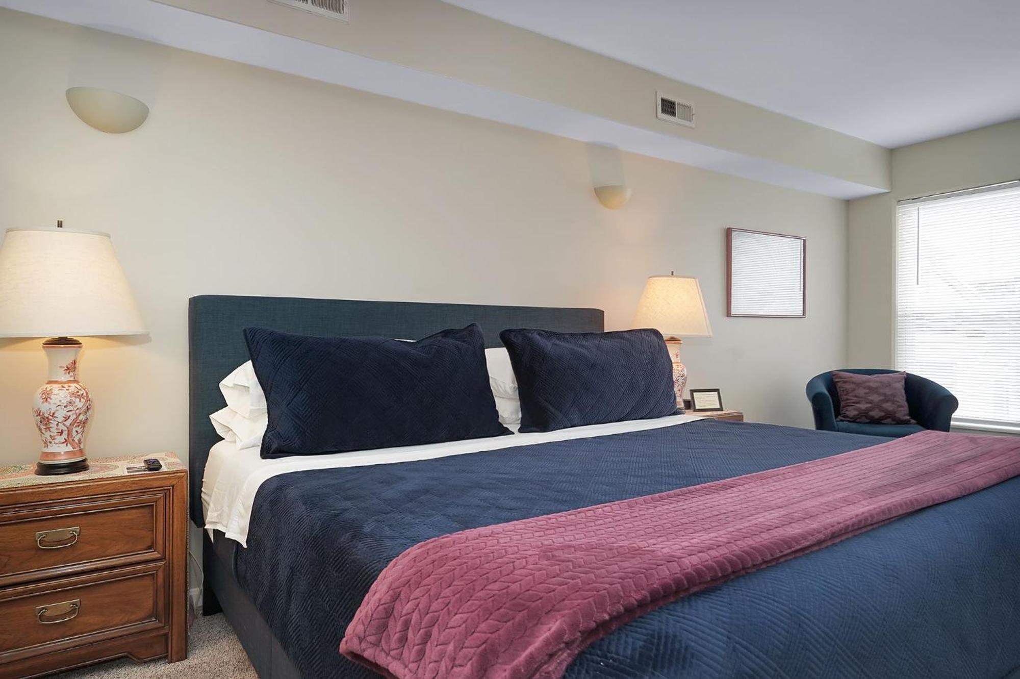 Lux Townhouse, Walk To All, Sleeps 6 Adults Луисвилл Экстерьер фото
